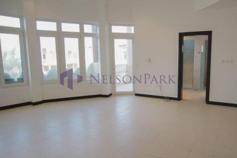 5 bedrooms Villa in Doha, Qatar No. 58384 10