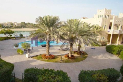 5 bedrooms Villa in Doha, Qatar No. 58384 1