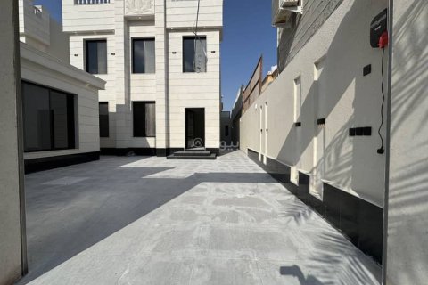 Villa de 6 dormitorios en Khobar, Saudi Arabia No. 59944 1