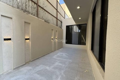Villa de 6 dormitorios en Khobar, Saudi Arabia No. 59944 8