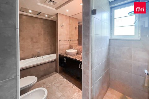 Villa de 4 dormitorios en Dubai, UAE No. 104108 22