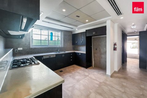 Villa de 4 dormitorios en Dubai, UAE No. 104108 5