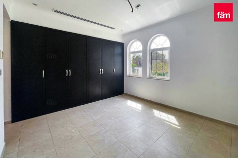 Villa de 4 dormitorios en Dubai, UAE No. 104108 14