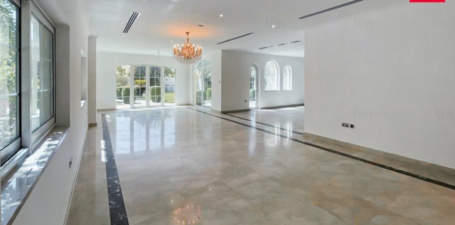 Villa de 4 dormitorios en Dubai, UAE No. 104108