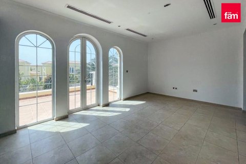 Villa de 4 dormitorios en Dubai, UAE No. 104108 15