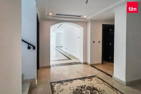 Villa de 4 dormitorios en Dubai, UAE No. 104108 6