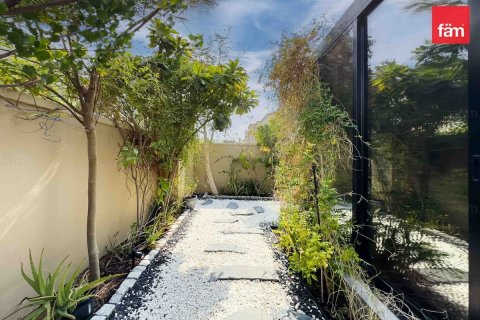 Villa de 2 dormitorios en Dubai, UAE No. 104047 21