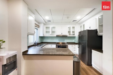 Villa de 2 dormitorios en Dubai, UAE No. 104047 8