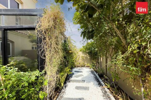 Villa de 2 dormitorios en Dubai, UAE No. 104047 22