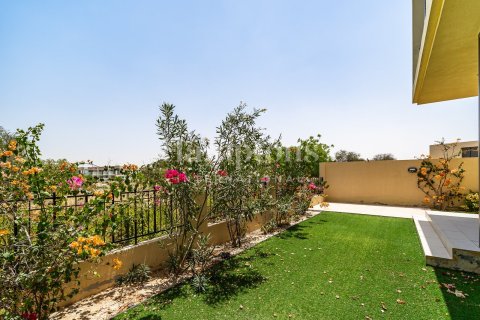 Villa de 6 dormitorios en Phoenix, UAE No. 73163 3