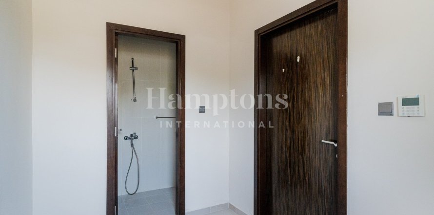 Villa de 6 dormitorios en Phoenix, UAE No. 73163