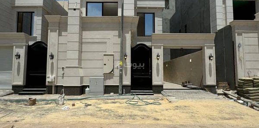Villa de 4 dormitorios en Riyadh, Saudi Arabia No. 99517