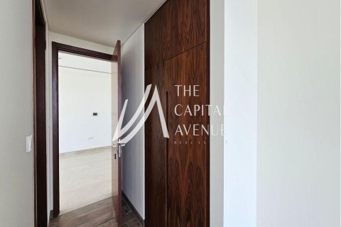 5 bedrooms Villa in Abu Dhabi, UAE No. 86805 27