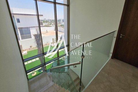5 bedrooms Villa in Abu Dhabi, UAE No. 86805 5