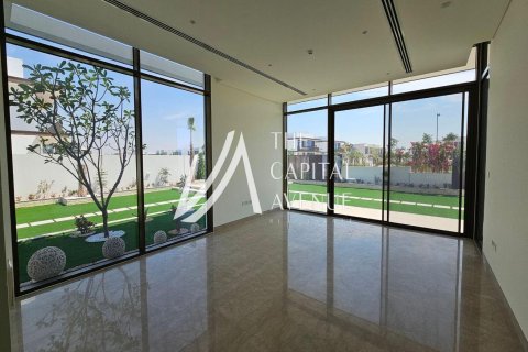 5 bedrooms Villa in Abu Dhabi, UAE No. 86805 13