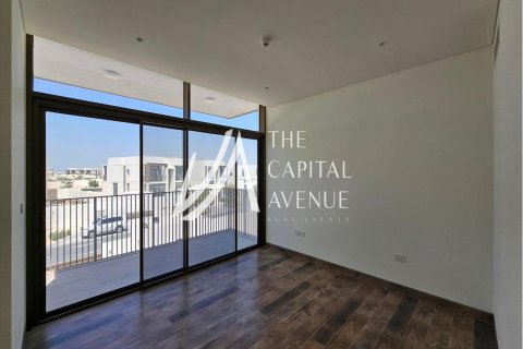 5 bedrooms Villa in Abu Dhabi, UAE No. 86805 3