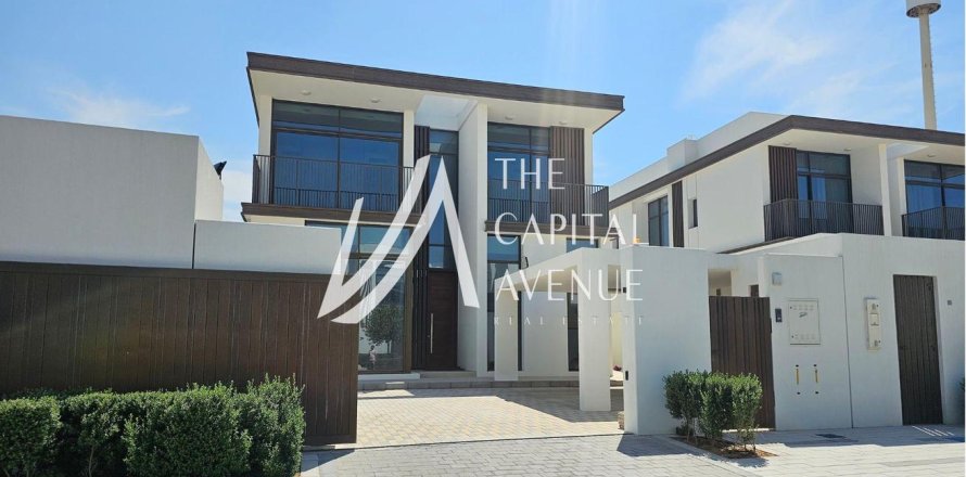 5 bedrooms Villa in Abu Dhabi, UAE No. 86805