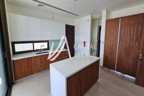 5 bedrooms Villa in Abu Dhabi, UAE No. 86805 7