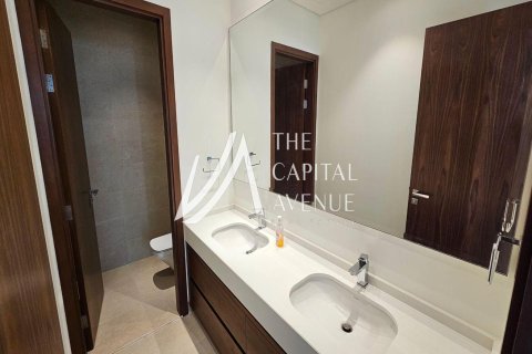 5 bedrooms Villa in Abu Dhabi, UAE No. 86805 17
