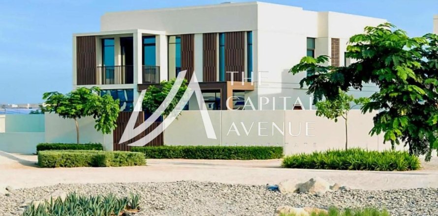 Villa de 4 chambres à Abu Dhabi, UAE No. 86784