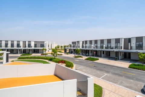 3 bedrooms Townhouse in Dubai South (Dubai World Central), UAE No. 73002 8
