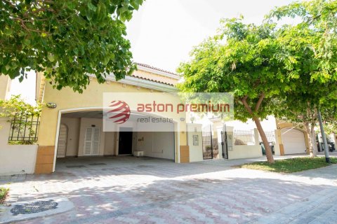 3 bedrooms Villa  No. 107012 2