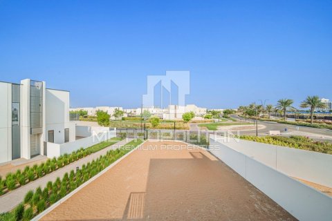 Villa de 4 chambres à EMAAR South, UAE No. 77964 11