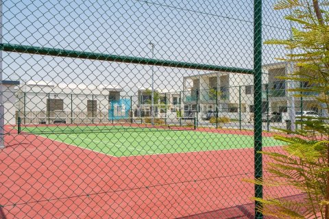 Commercial property de 4 dormitorios en  Yas Acres, UAE No. 79754 9