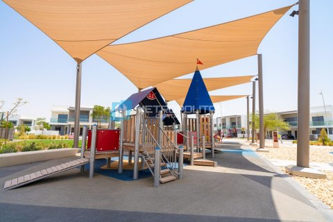 Commercial property de 4 dormitorios en  Yas Acres, UAE No. 79754 13