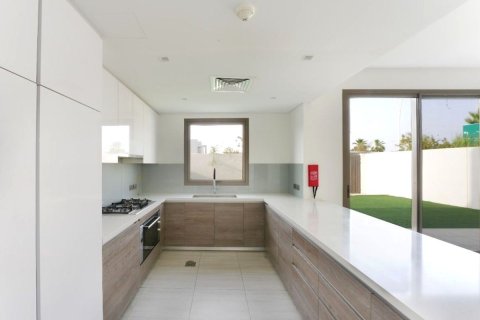Commercial property de 4 dormitorios en  Yas Acres, UAE No. 79754 7