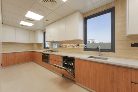 Commercial property de 5 dormitorios en  Yas Acres, UAE No. 79780 6