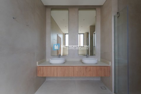 Commercial property de 5 dormitorios en  Yas Acres, UAE No. 79780 23