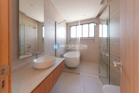 Commercial property de 5 dormitorios en  Yas Acres, UAE No. 79780 18