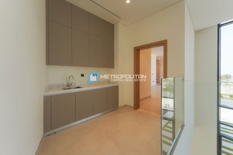 Commercial property de 5 dormitorios en  Yas Acres, UAE No. 79780 11