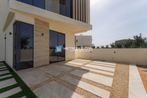 Commercial property de 5 dormitorios en  Yas Acres, UAE No. 79780 4