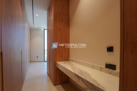 Commercial property de 5 dormitorios en  Yas Acres, UAE No. 79780 20