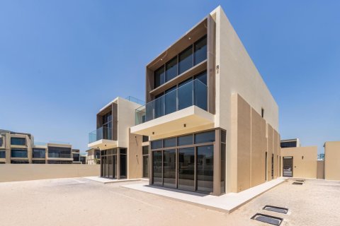 Villa de 5 dormitorios en Golf Place, UAE No. 90736 3