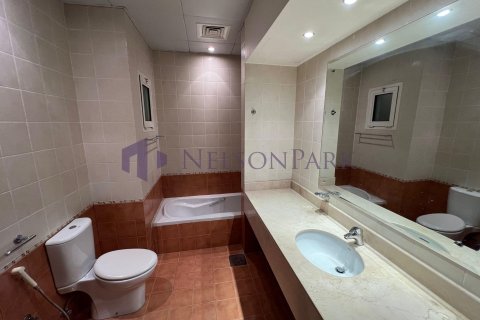 4 bedrooms Villa in Doha, Qatar No. 57970 10