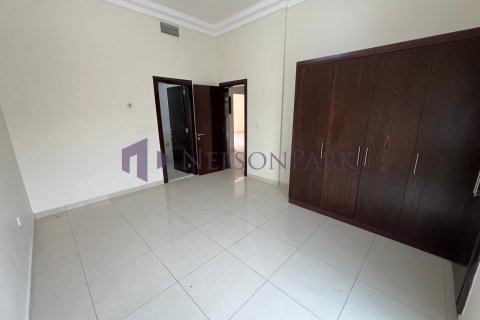 5 bedrooms Villa in Doha, Qatar No. 57969 15