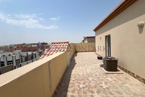 5 bedrooms Villa in Doha, Qatar No. 57969 21