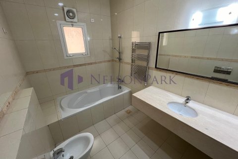 5 bedrooms Villa in Doha, Qatar No. 57969 14