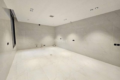 7 bedrooms Villa in Riyadh, Saudi Arabia No. 62830 9