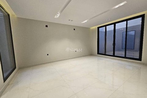 7 bedrooms Villa in Riyadh, Saudi Arabia No. 62830 7