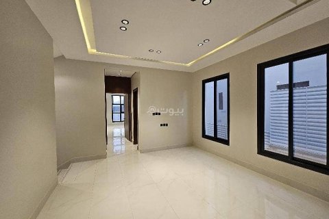 7 bedrooms Villa in Riyadh, Saudi Arabia No. 62830 10