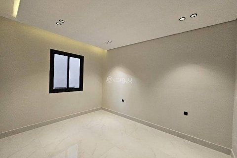 7 bedrooms Villa in Riyadh, Saudi Arabia No. 62830 11