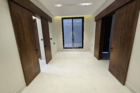 7 bedrooms Villa in Riyadh, Saudi Arabia No. 62830 4