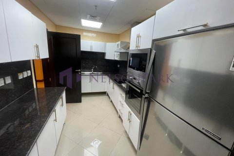 3 bedrooms Apartment in Doha, Qatar No. 57311 8