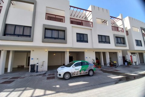 Villa de 5 dormitorios en As Sib, Oman No. 98579 1