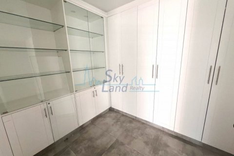Villa comercial de 4 dormitorios en Umm Suqeim, UAE No. 72595 12