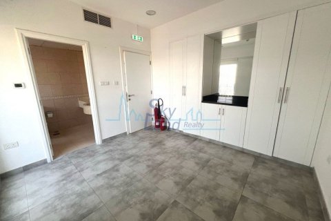 Villa comercial de 4 dormitorios en Umm Suqeim, UAE No. 72595 8